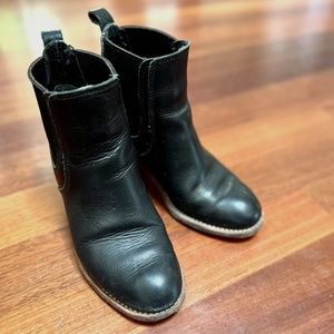 Red Wing 3391 Harriet Black Boundary